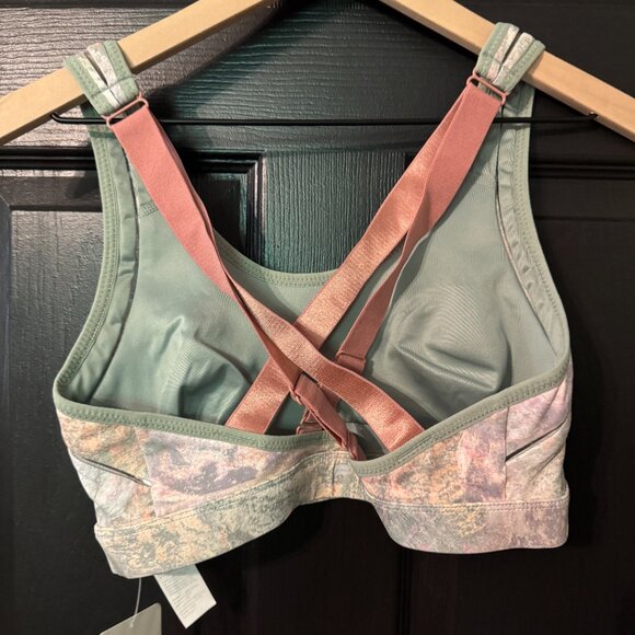 NWT Fabletics Sports Bra Cross Back Pink Multi Medium - Picture 3 of 3